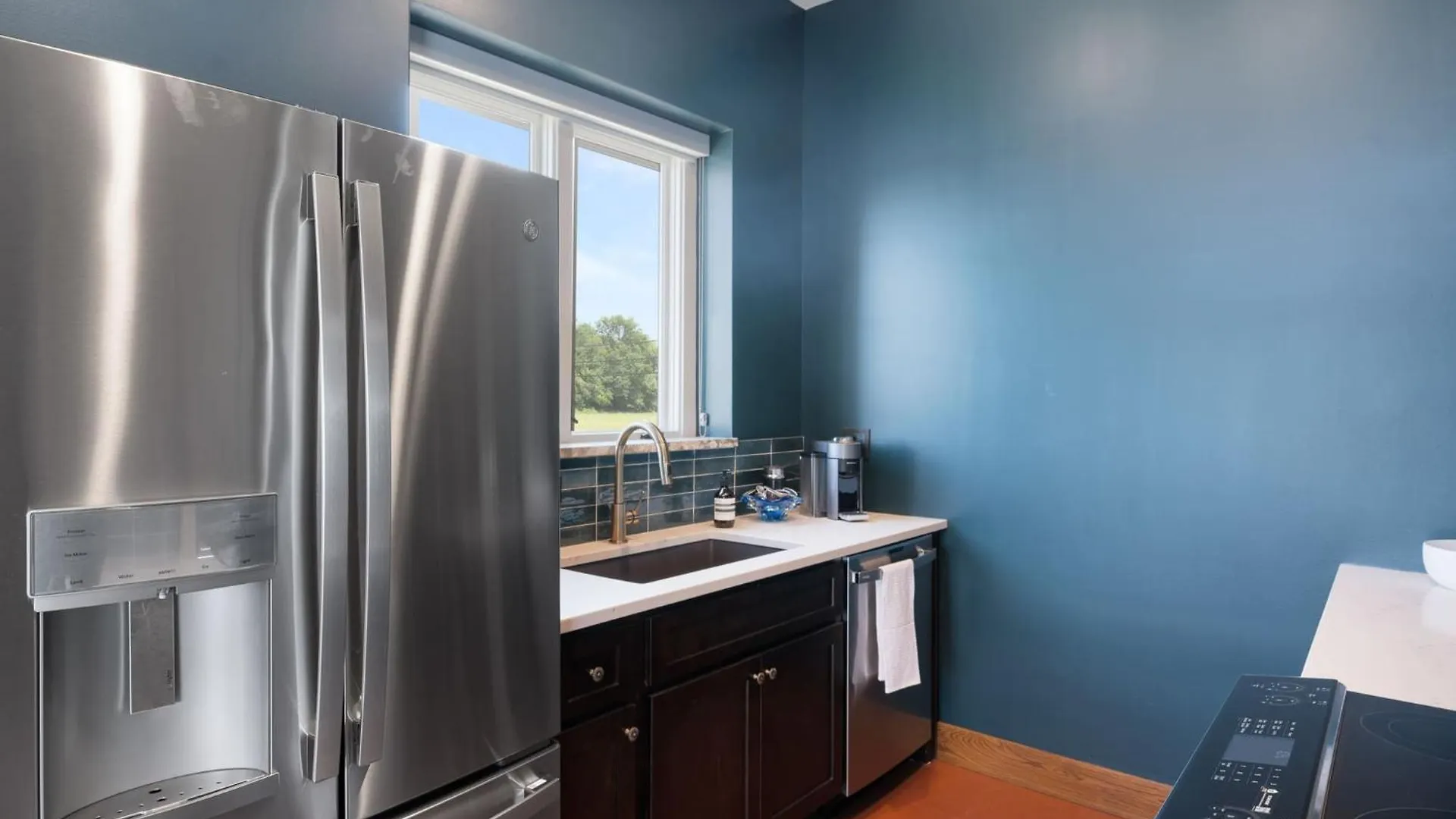 Holiday home Top-Floor Riverside Retreat Timeless Charm & Views Louisville